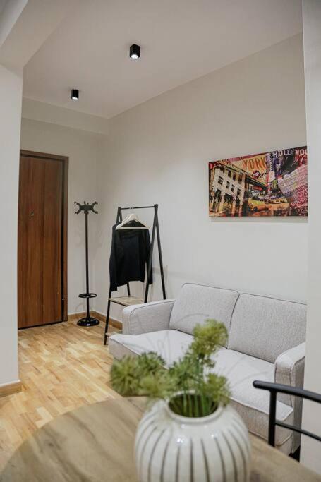 Apartment Modern Aprtmnt In Exarhia *